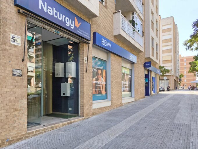 Excelente local comercial en Bloc Tarragonés