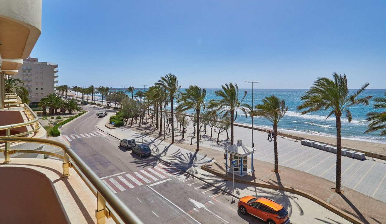 Exclusivo Piso en Primera Línea de Mar con Espectaculares Vistas a la Playa de Mas Mel_1