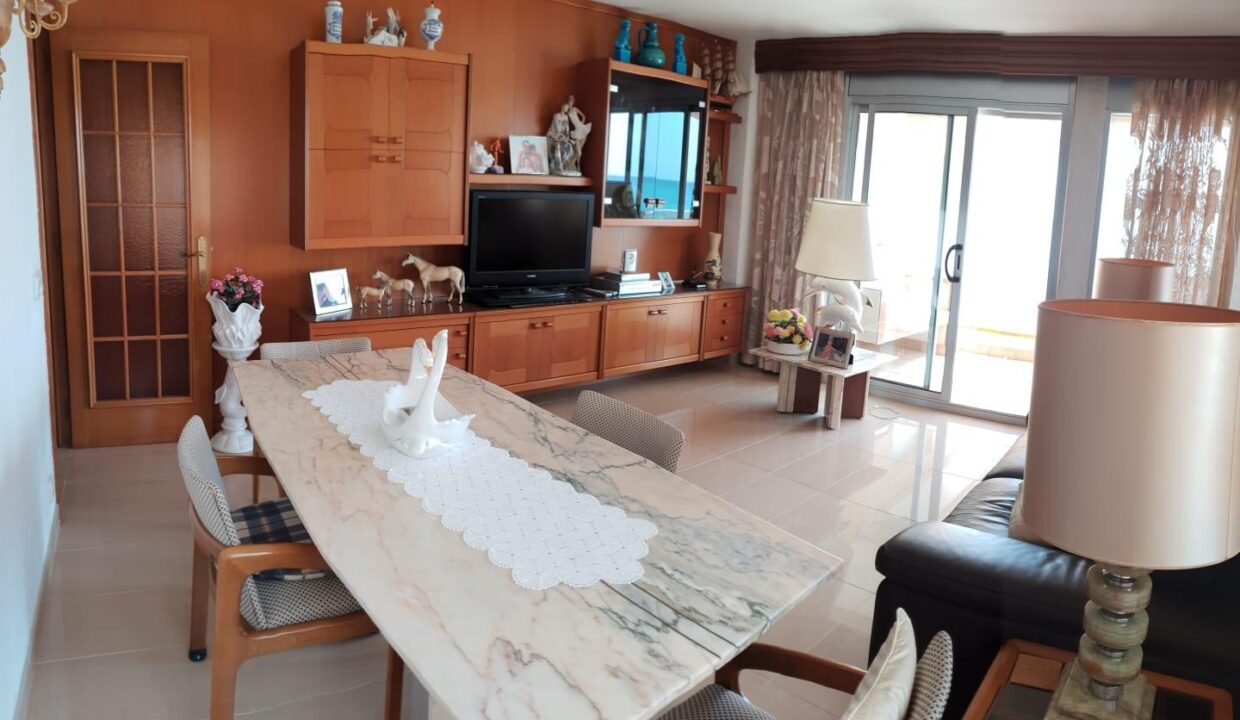 Exclusivo Piso en Venta en Primera Línea de Mar con Vistas Espectaculares_2