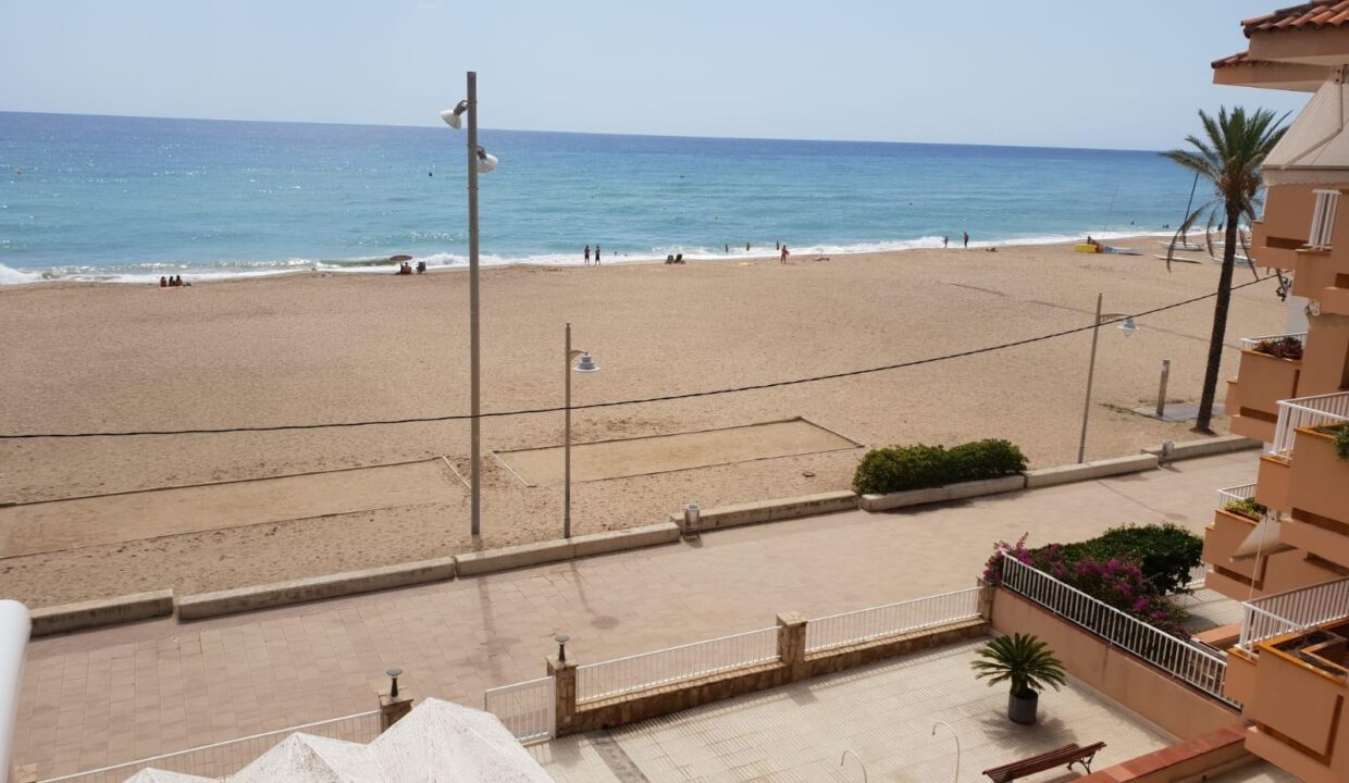 Exclusivo Piso en Venta en Primera Línea de Mar con Vistas Espectaculares_1