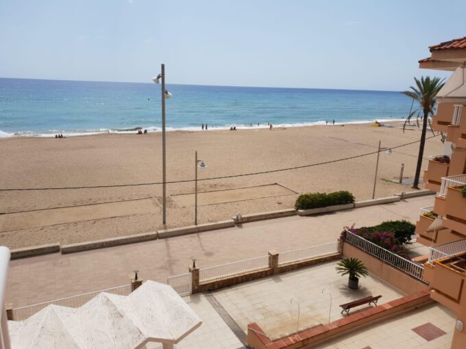 Exclusivo Piso en Venta en Primera Línea de Mar con Vistas Espectaculares_1