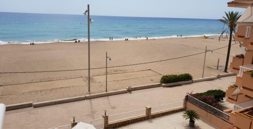 Exclusivo Piso en Venta en Primera Línea de Mar con Vistas Espectaculares_1