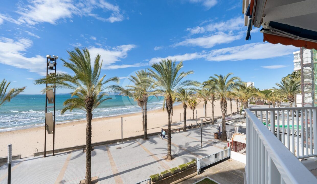 FANTASTICO PISO DE 4 HABITACIONES CON PARKING Y VISTAS DIRECTAS MAR EN ZONA TOP PS.JAUMIE I SALOU_1