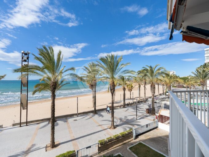 FANTASTICO PISO DE 4 HABITACIONES CON PARKING Y VISTAS DIRECTAS MAR EN ZONA TOP PS.JAUMIE I SALOU_1