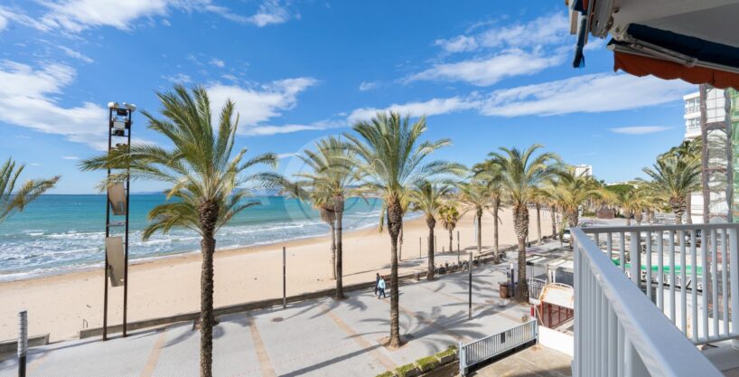 FANTASTICO PISO DE 4 HABITACIONES CON PARKING Y VISTAS DIRECTAS MAR EN ZONA TOP PS.JAUMIE I SALOU_1