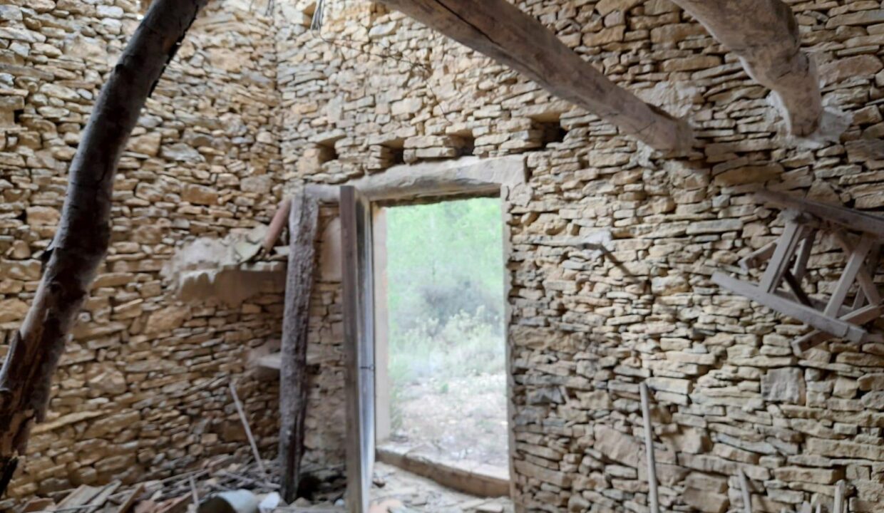 FINCA RUSTICA EN MORA D´EBRE CON MASIA DE PIEDRA SECA_2