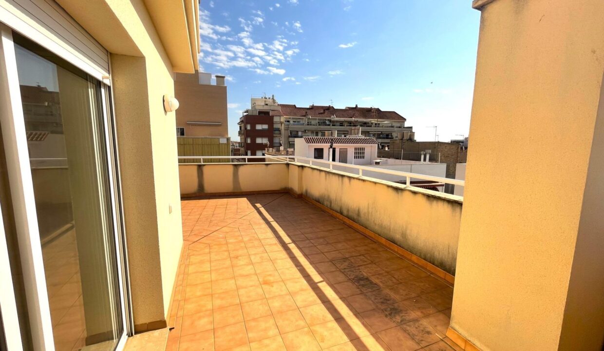 2 Baños y soleada Terraza de 38 m2_1