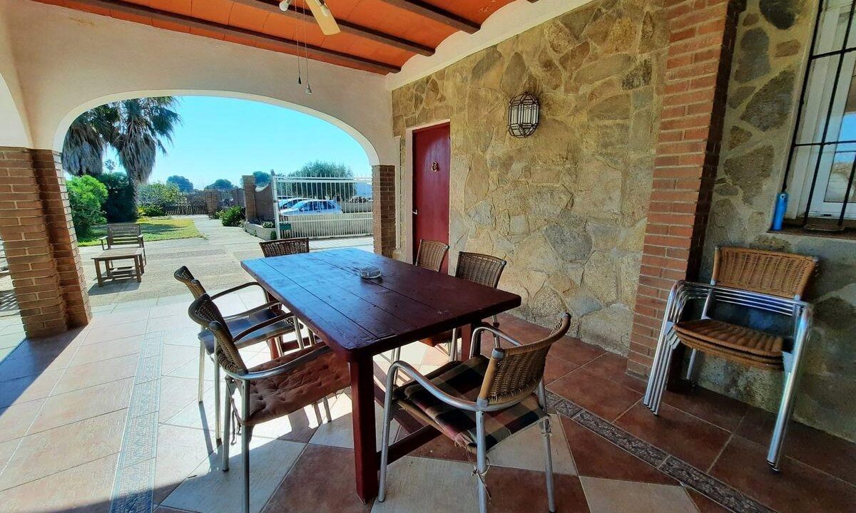 Finca rústica con chalet de 270 m2 con parcela de 5.000 m2 con piscina propia cerca de la playa_2