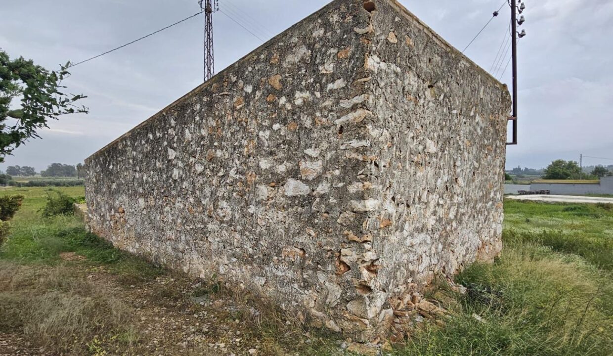 Finca rústica entre Amposta y La Rapita con caseta