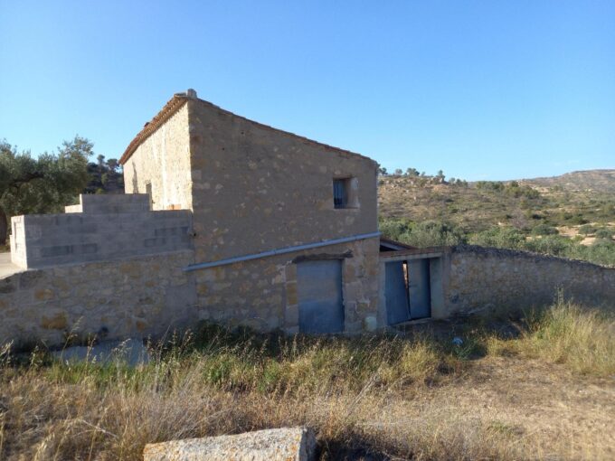 GRAN FINCA AGRICOLA CON VIVIENDA Y VARIAS MASIAS EN FLIX_1