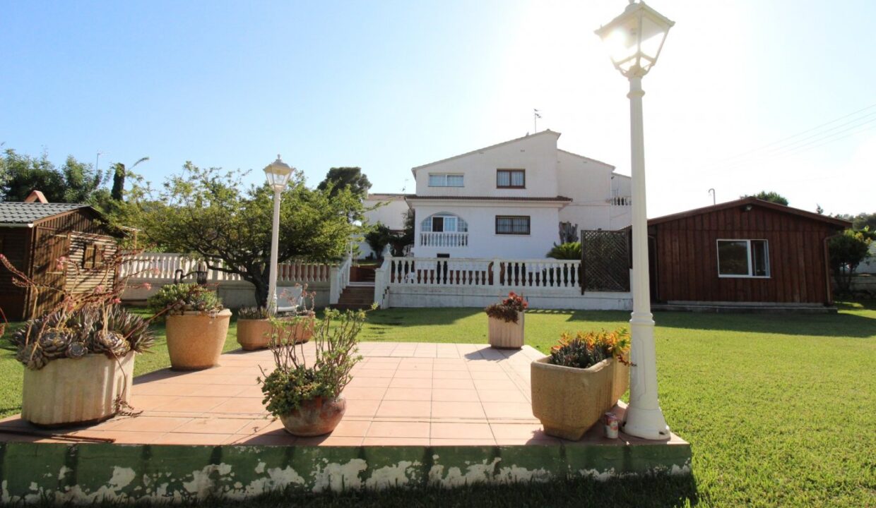 Gran casa con terreno en venta en Cunit_1