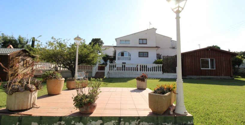 Gran casa con terreno en venta en Cunit_1