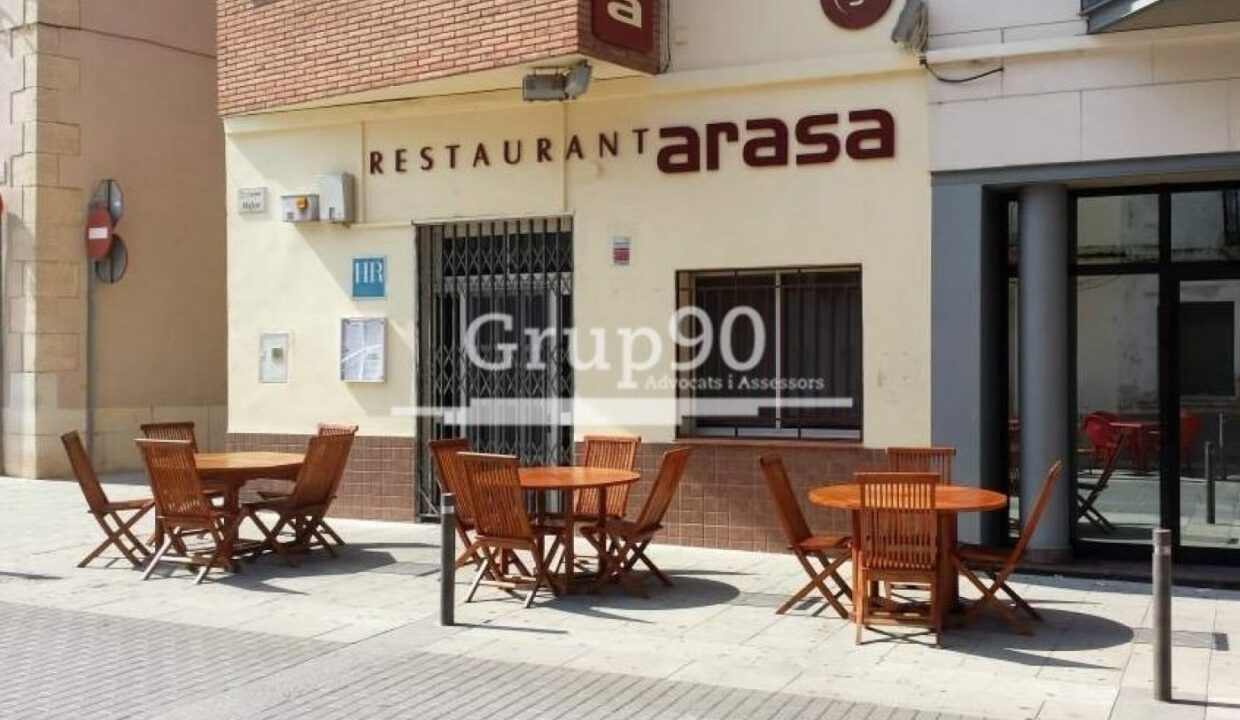 Hostal-Restaurante en la plaza del pueblo_2