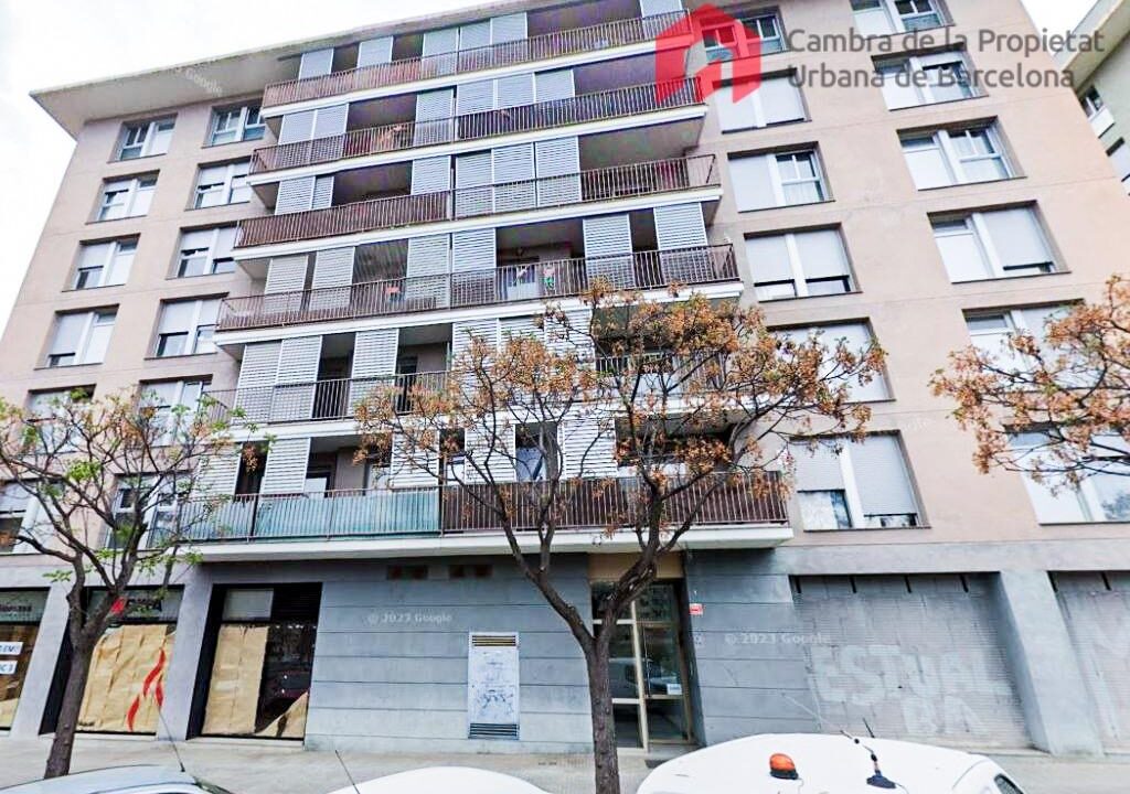 Inmueble de 110 m2 a la venta en Migjorn y con parking incluido._2