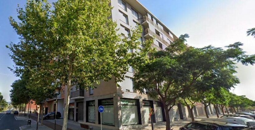 Inmueble de 110 m2 a la venta en Migjorn y con parking incluido._1