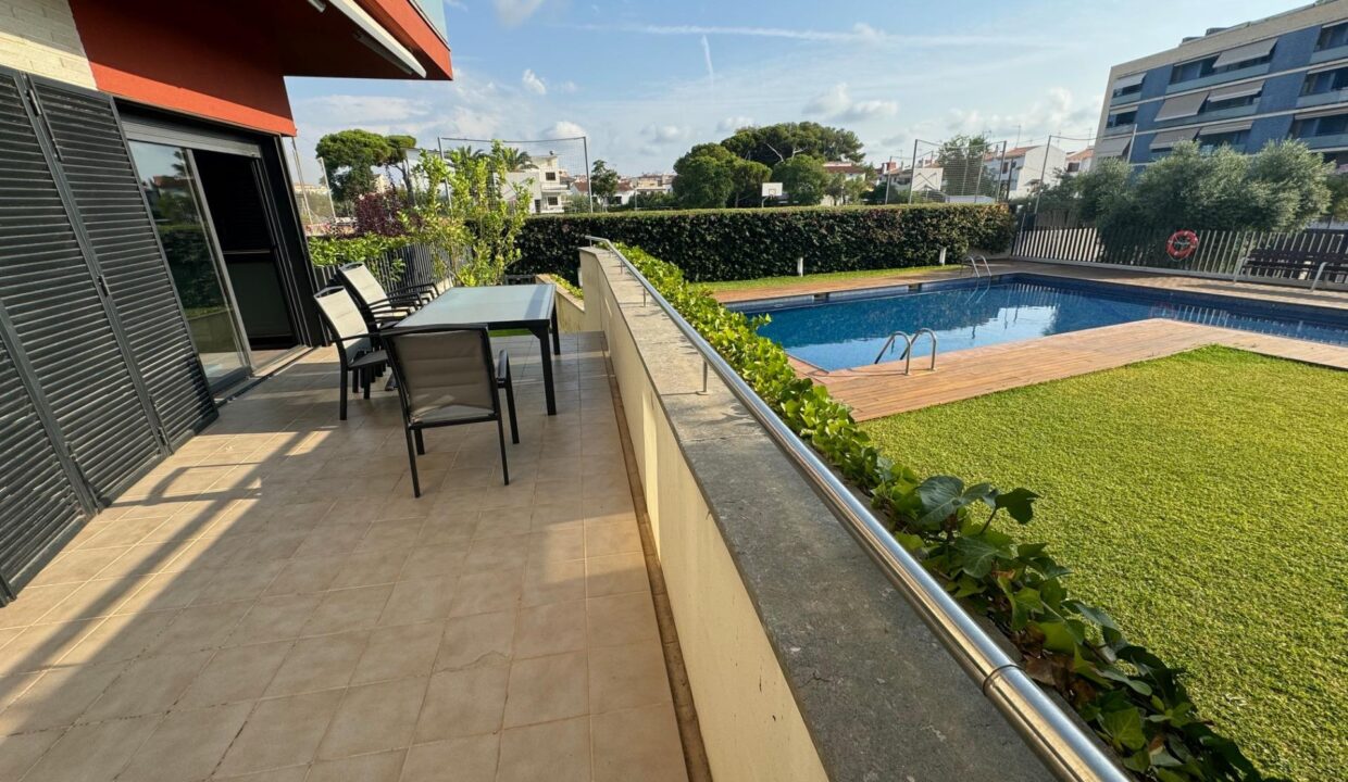 JUNTO AL AZUL DEL MEDITERRANEO CON GRAN TERRAZA Y ACCESO A PISCINA_2