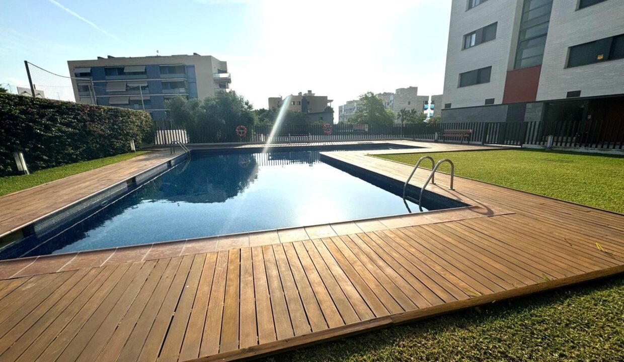 JUNTO AL AZUL DEL MEDITERRANEO CON GRAN TERRAZA Y ACCESO A PISCINA_3