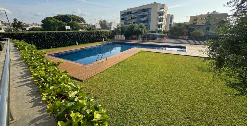 JUNTO AL AZUL DEL MEDITERRANEO CON GRAN TERRAZA Y ACCESO A PISCINA_1