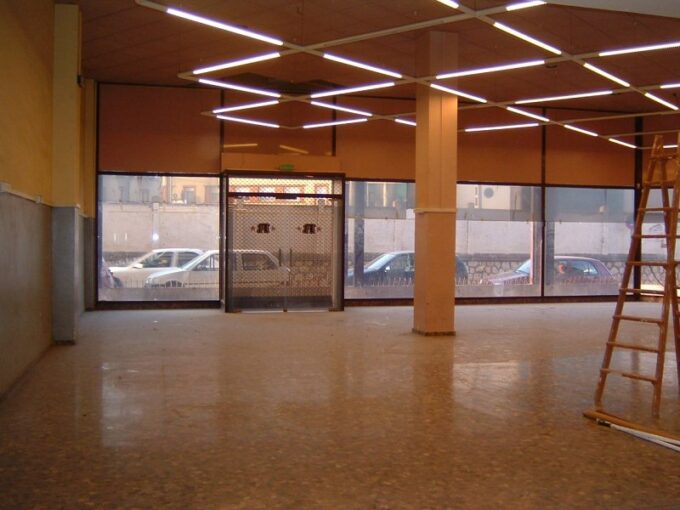 LOCAL COMERCIAL AL CENTRO DE TORTOSA DE 265m2_1