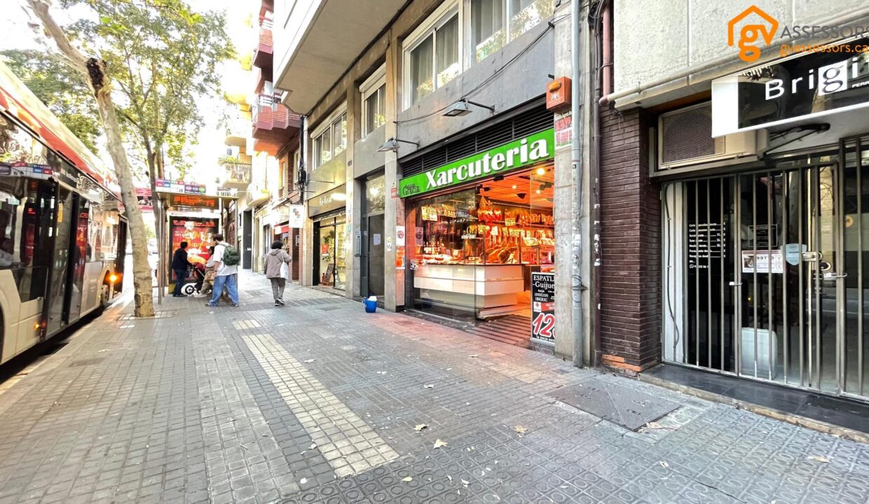 LOCAL COMERCIAL DE 196M². EXCELENTE LOCALIZACIÓN!!_1