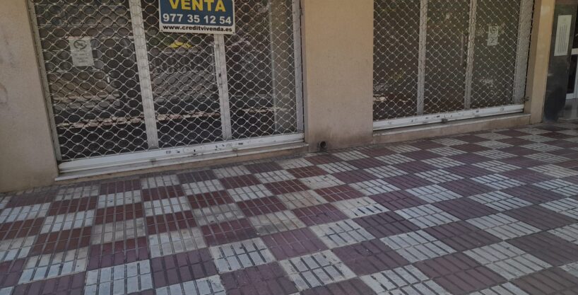 LOCAL COMERCIAL EN SALOU CENTRO._1