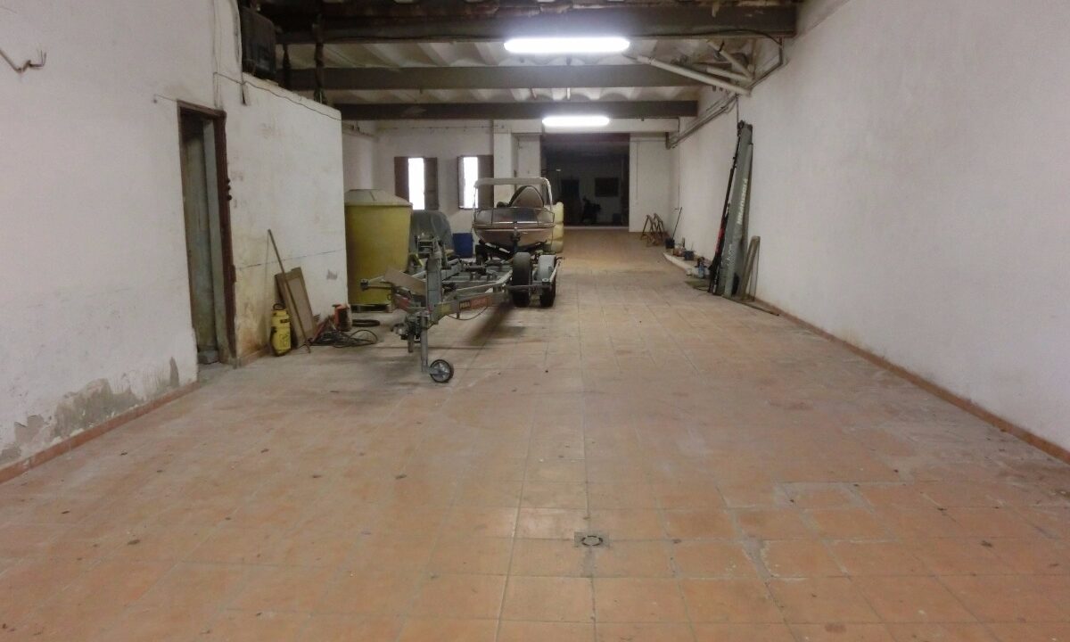 Local comercial de 250 m2 muy bien situado_1