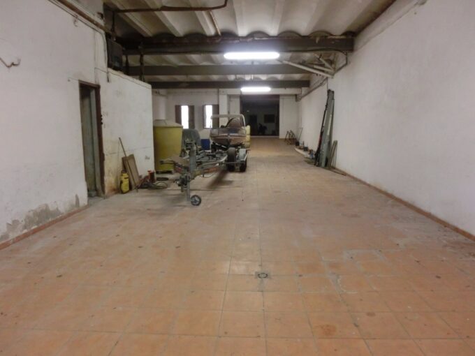 Local comercial de 250 m2 muy bien situado_1