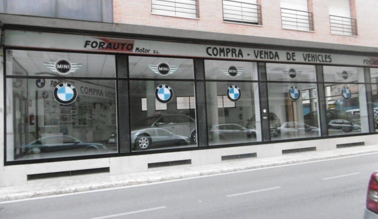 Local comercial de 334m2 muy  céntrico_2