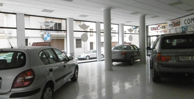 Local comercial de 334m2 muy  céntrico_1