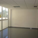 Local comercial de 350 m2 con escaparate en zona comercial dispone de baño_1