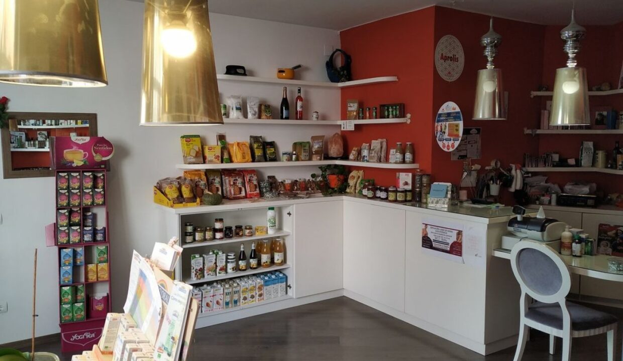 Local comercial de 85 m2 en el centro del pueblo._3