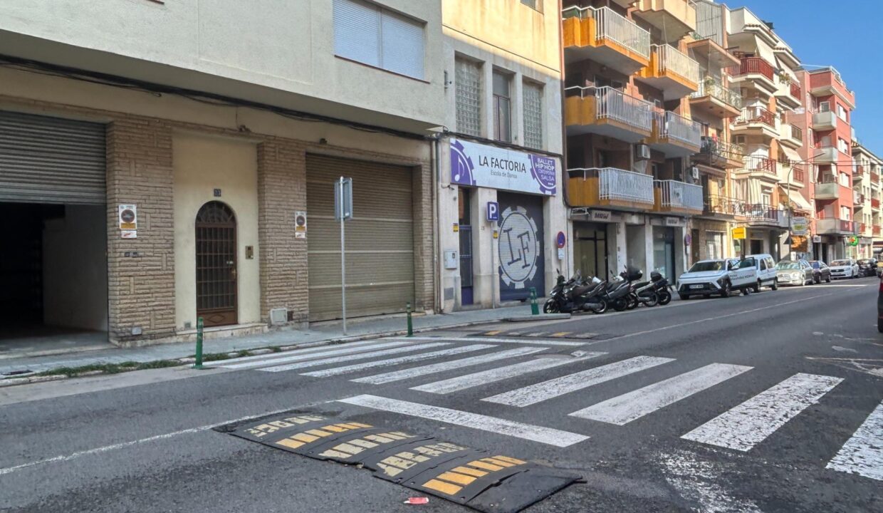 Local comercial diáfano en Alquiler en Av. Sant Vicenç