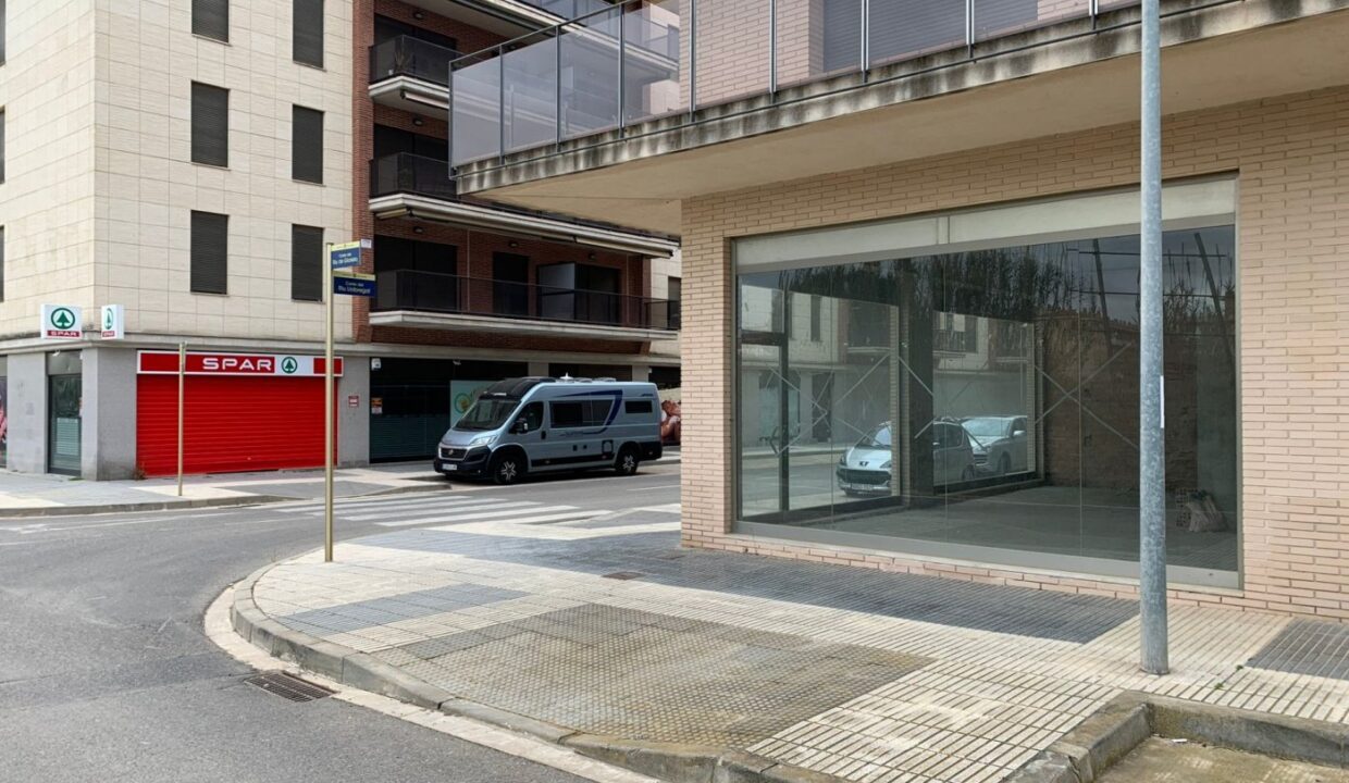 Local comercial en Cambrils junto a supermercado_2