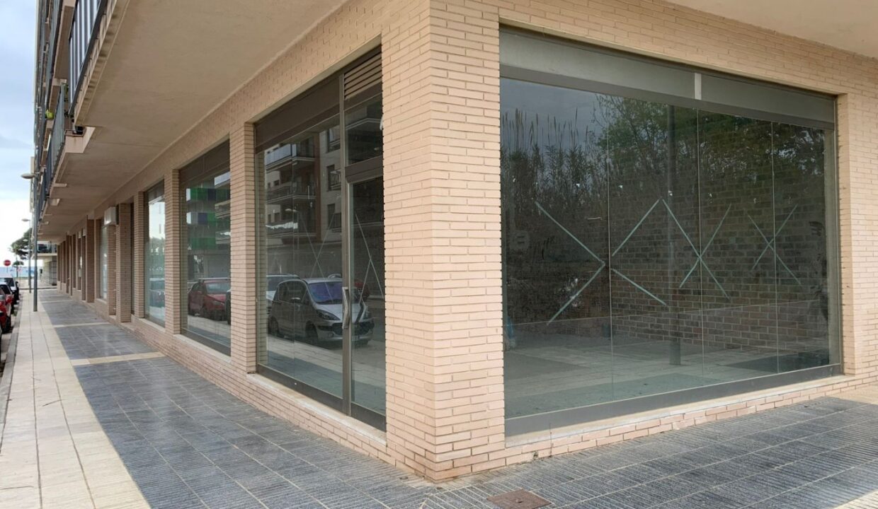 Local comercial en Cambrils junto a supermercado_1