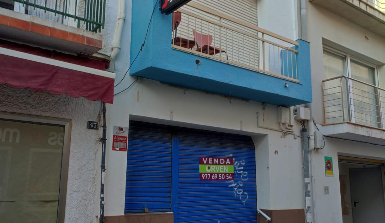 Local comercial y  piso con  derecho de vuelo de 3 pisos más_2