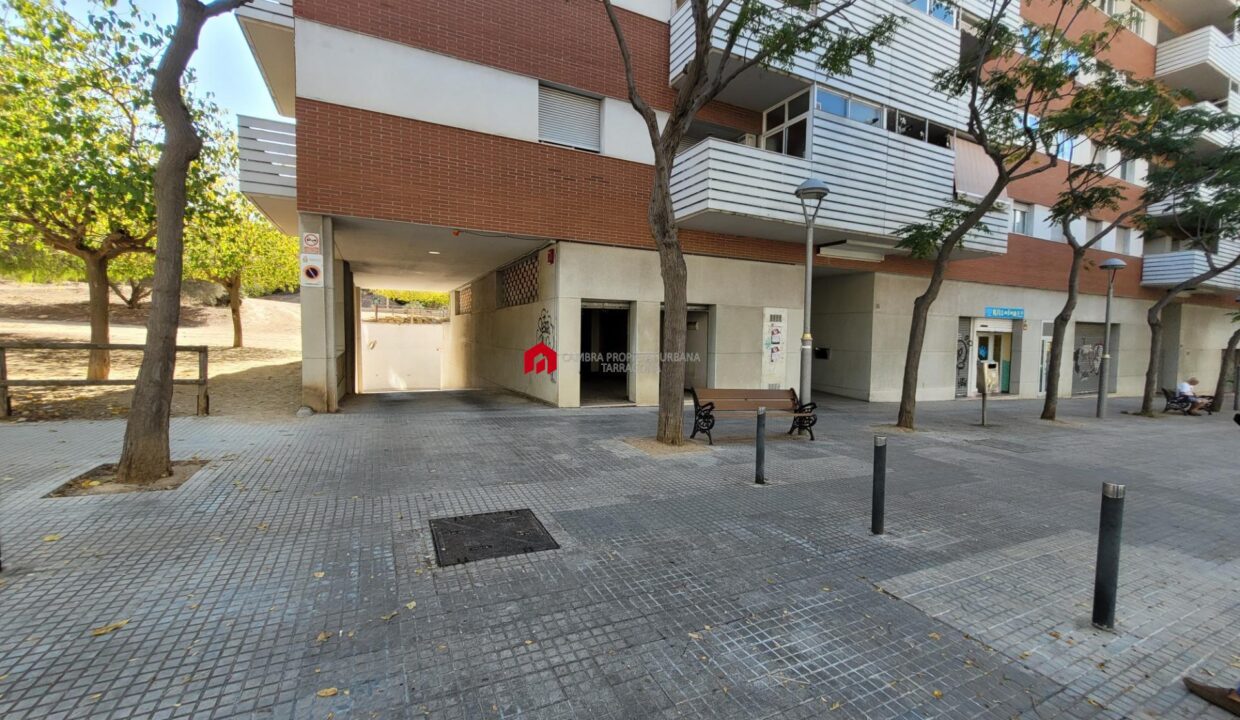 Local de 120 m2 delante de la zona educacional Sescelades_2