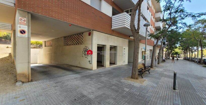 Local de 120 m2 delante de la zona educacional Sescelades_1