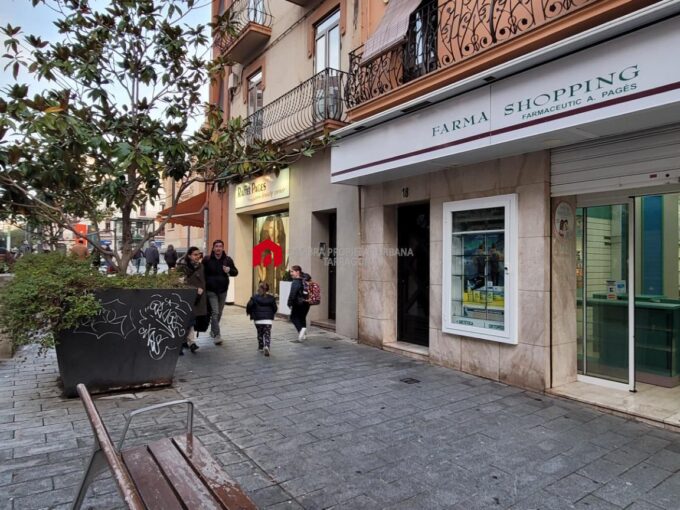 Local de 130 m2 en la mejor zona comercial de Tarragona._1