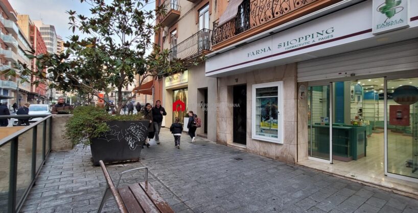 Local de 130 m2 en la mejor zona comercial de Tarragona._1