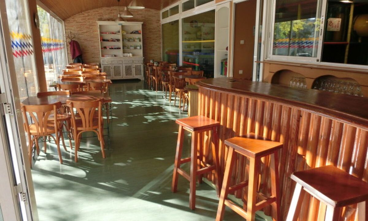 Local de 180 m2. Cafetería