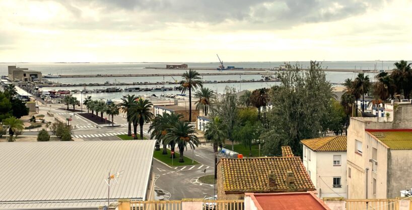 Lujoso Ático con Panorámicas Vistas al Mar y Montaña en La Ràpita_1