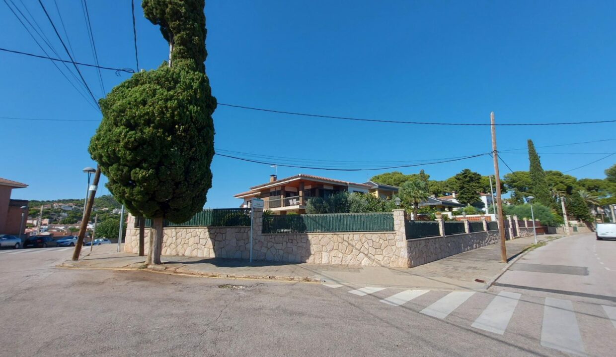 Magnifica casa con gran jardín en el centro de Segur de Calafell_5