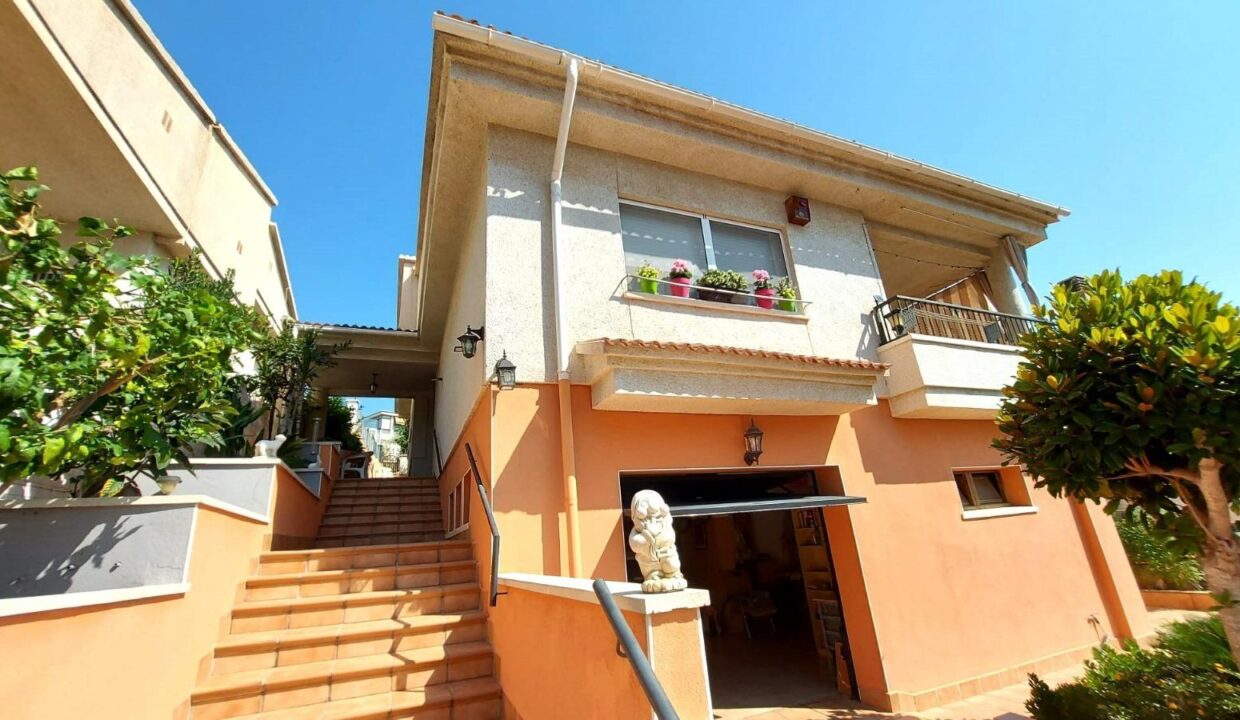 Magnifica casa independiente con piscina privada_1