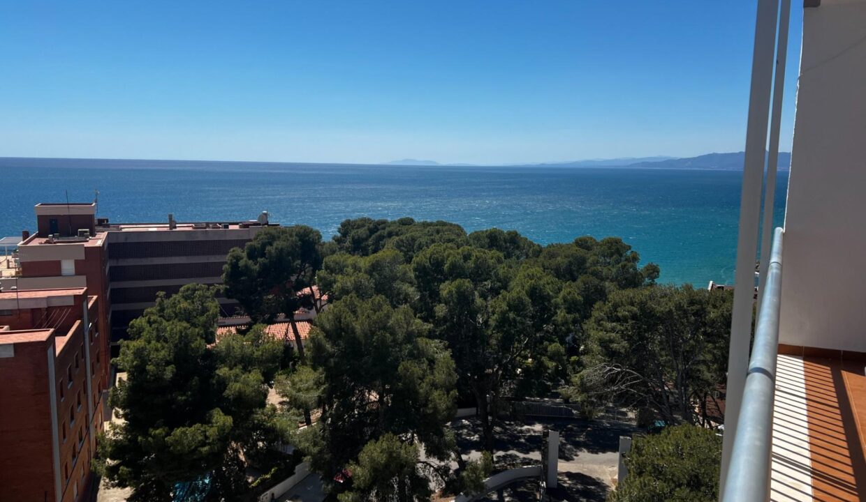 Maravillosa Vivienda con Vistas al Mar en Cap Salou: Un Refugio de Tranquilidad_2