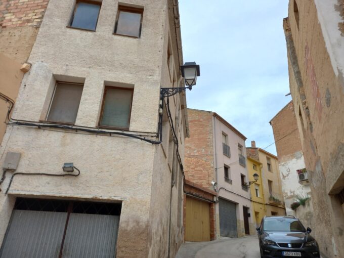 OPORTUNIDAD CASA CON CUATRO PLANTAS Y ALMACENES A REFORMAR EN LA TORRE DE L´ESPANYOL_1