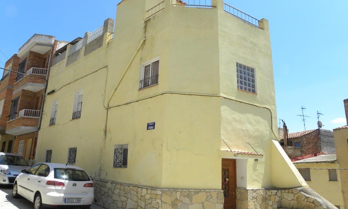 OPORTUNIDAD CASA DE PUEBLO EN FLIX 8(RIBERA D