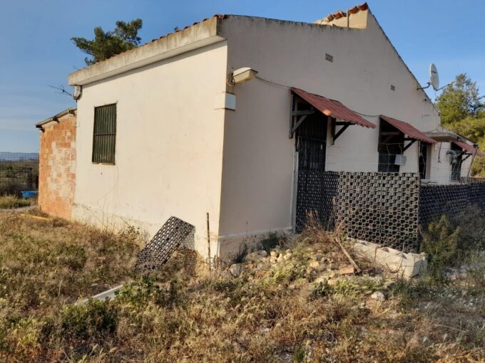 OPORTUNIDAD FINCA RUSTICA DE READIO CON CASA VIVIENDA EN FLIX_1