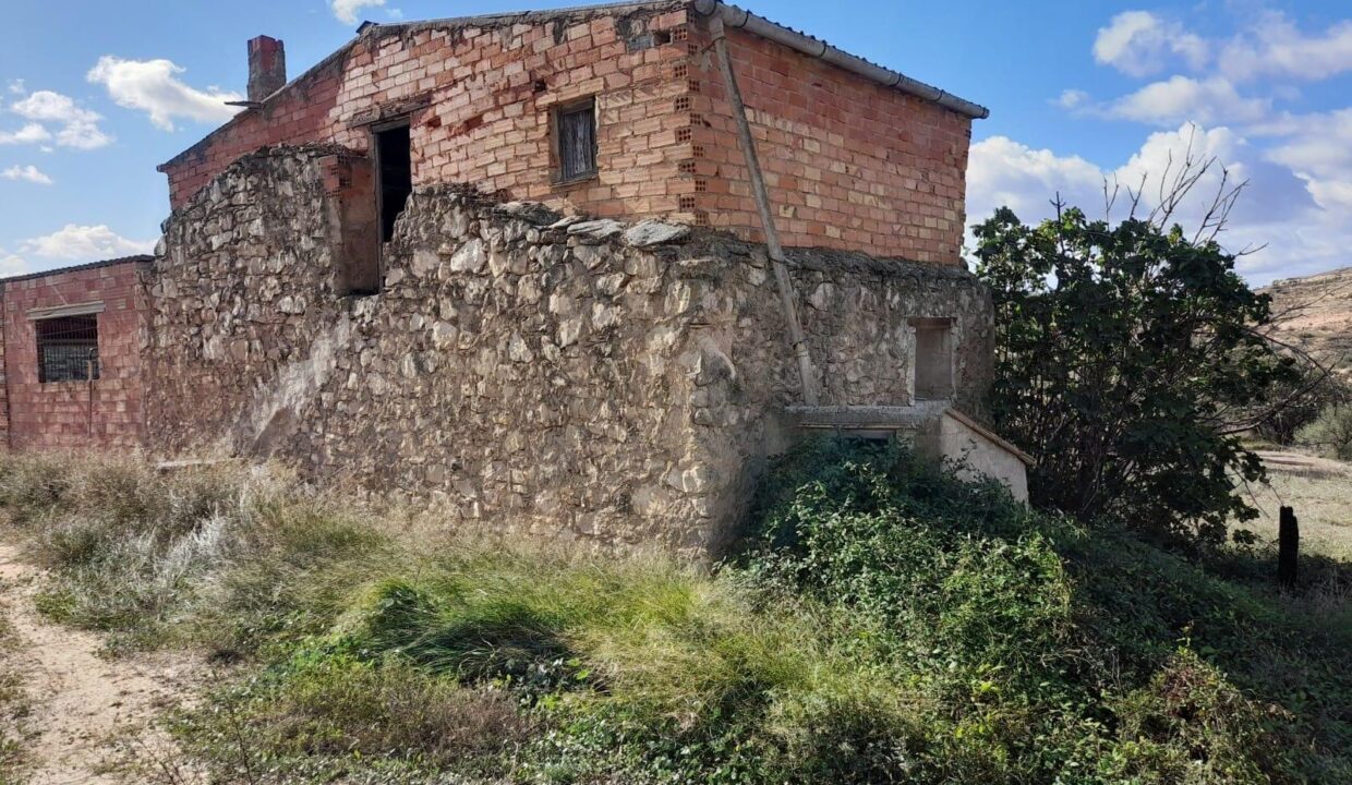 OPORTUNIDAD FINCA RUSTICA DE REGADIO CON CONSTRUCCIONES A REHABILITAR EN VINEBRE_1