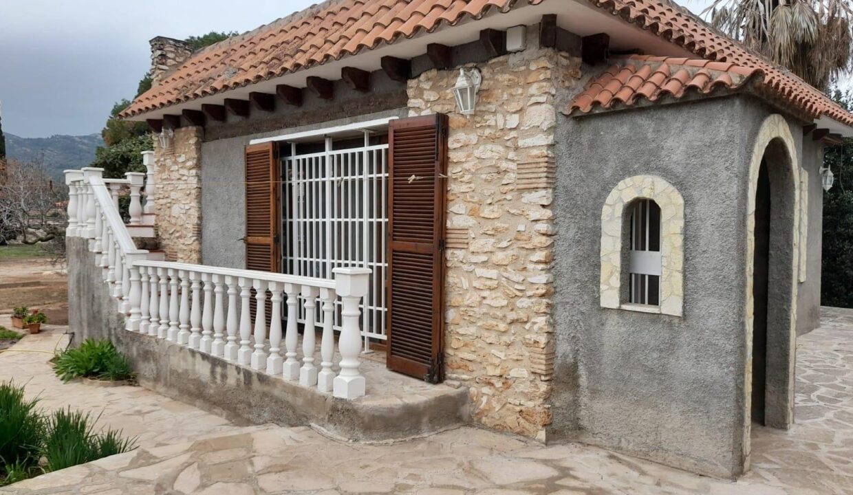 OPORTUNIDAD GRAN CHALET CON PISCINA EN FINCA RUSTICA EN AMPOSTA_1