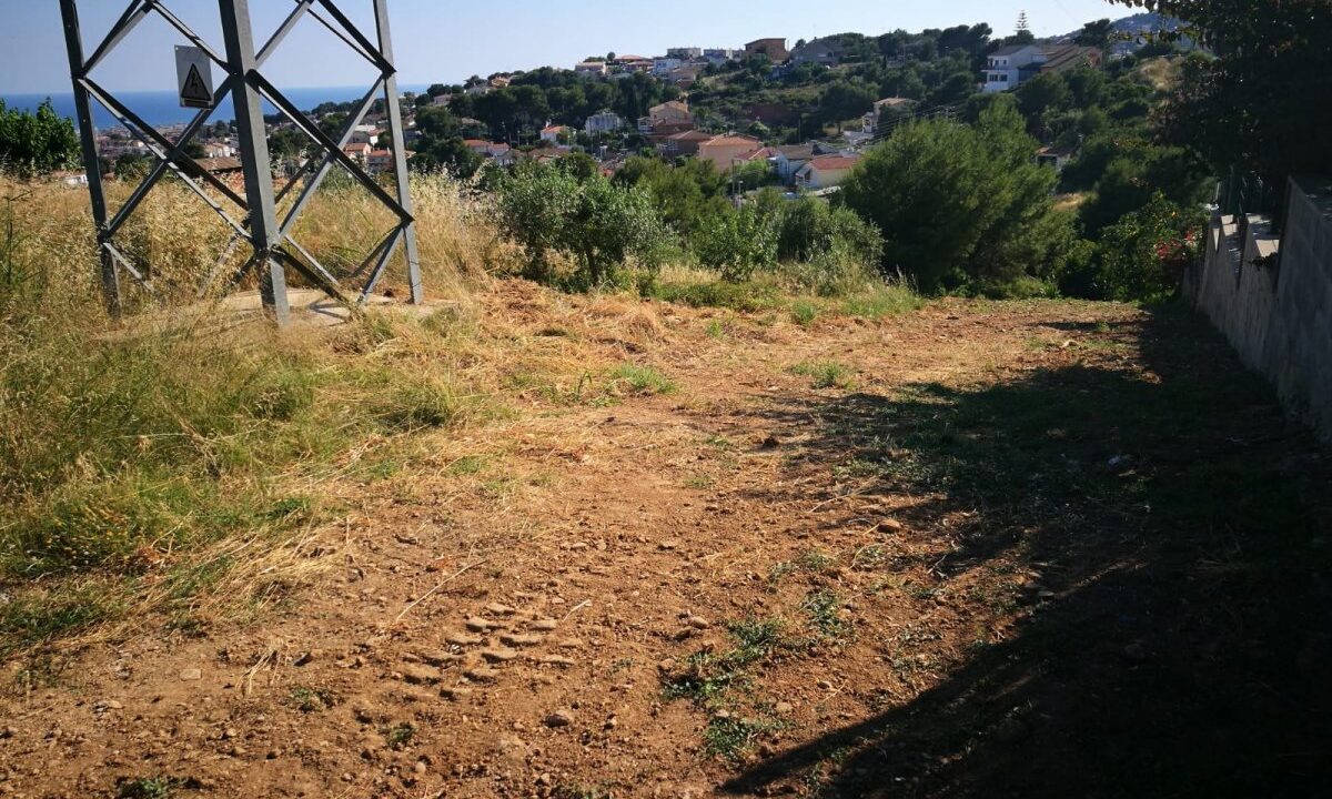 OPORTUNIDAD!!! TERRENO CON PARCELA DE 1.300M CON VISTAS AL MAR_3